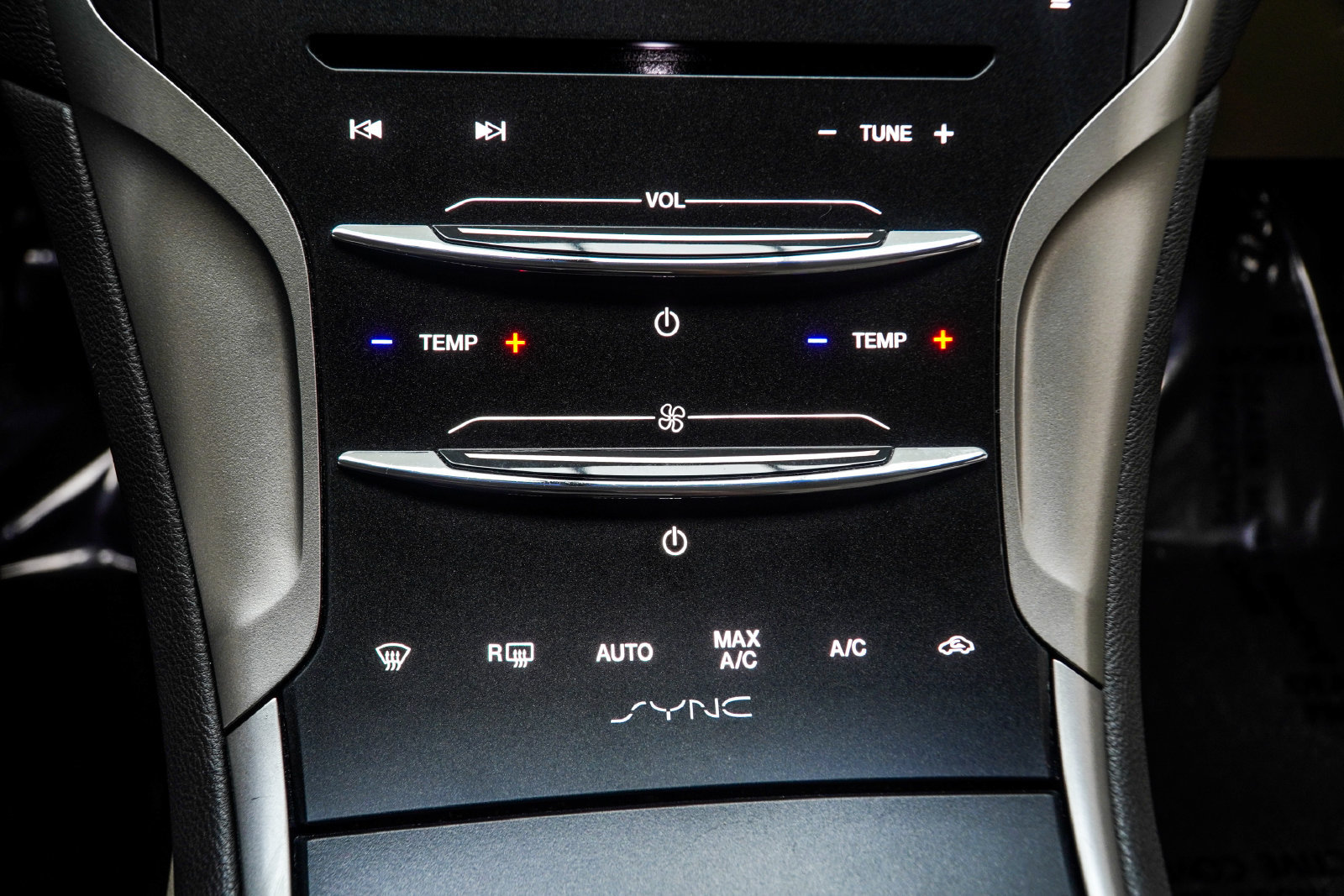 Used 2016 Lincoln MKZ Hybrid w/ Equipment Group 600A Reserve FWD image 21