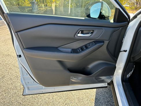 New 2026 Nissan Rogue SV image 10