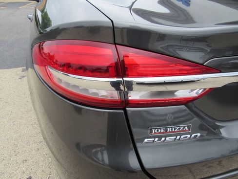 Used 2017 Ford Fusion SE w/ Fusion SE Technology Package FWD image 27
