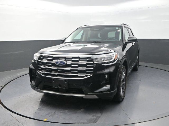 Used 2025 Ford Explorer Active w/ Active Comfort Package AWD/4WD image 2