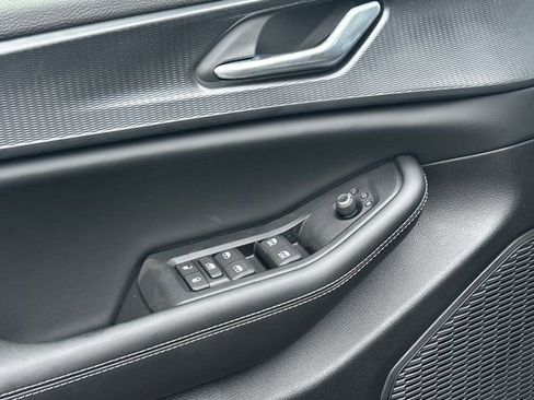 New 2025 Jeep Grand Cherokee Altitude image 12