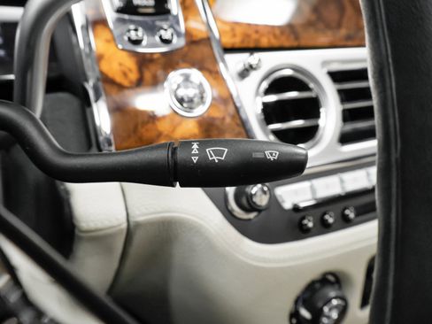 Used 2010 Rolls-Royce Ghost image 18