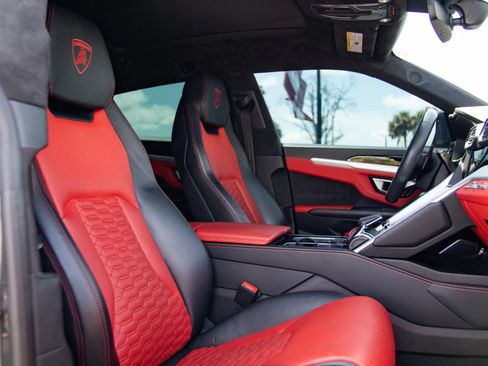 Used 2019 Lamborghini Urus AWD/4WD image 47
