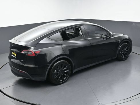 Used 2022 Tesla Model Y Long Range AWD/4WD image 40