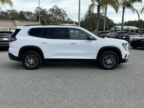 Used 2025 GMC Acadia Elevation image 13