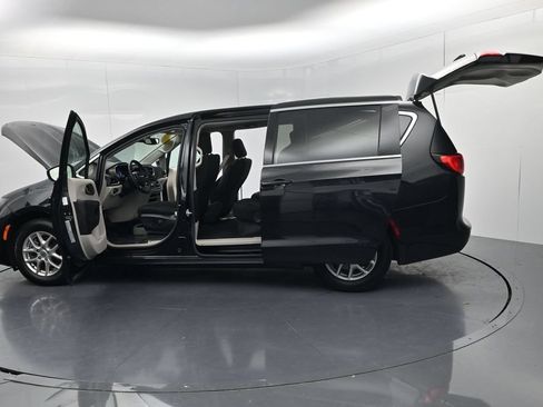 Used 2023 Chrysler Voyager LX FWD image 55