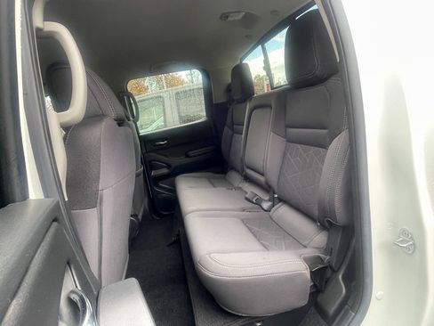 Certified 2025 Nissan Frontier SV image 19