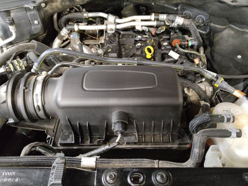 Used 2021 Ford Explorer XLT AWD/4WD image 30