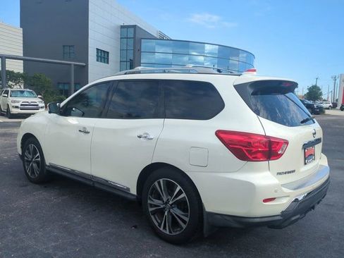 Used 2020 Nissan Pathfinder Platinum FWD image 7