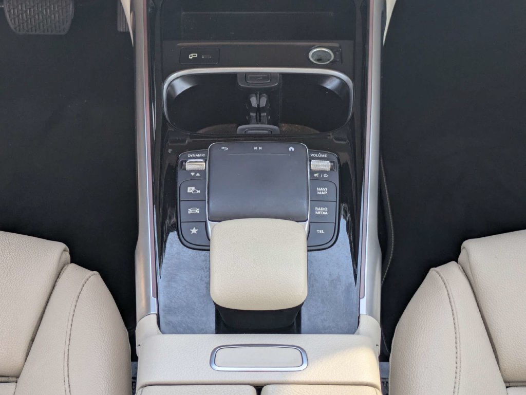 Used 2022 Mercedes-Benz GLB 250 image 21