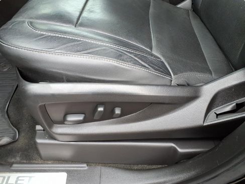 Used 2018 Chevrolet Suburban Premier image 16