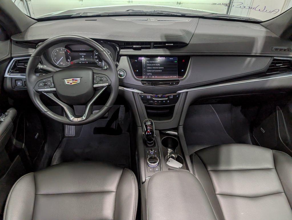 Used 2024 Cadillac XT6 Luxury w/ LPO, Floor Liner Package AWD/4WD image 12