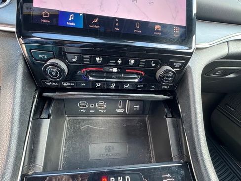 Used 2023 Jeep Grand Cherokee Overland w/ Luxury Tech Group IV image 32