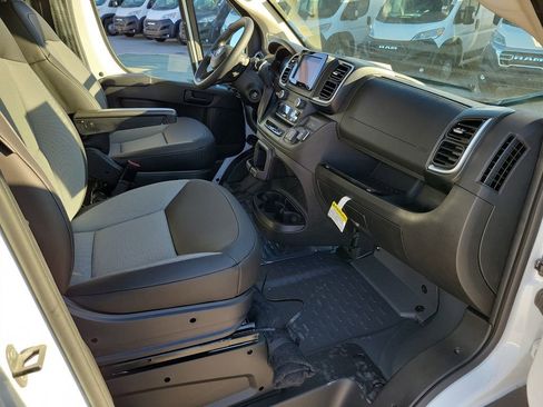 New 2025 RAM ProMaster 1500 w/ Quick Order Package 22G SLT image 9
