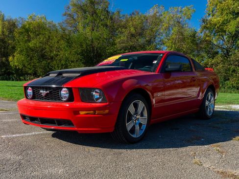 Used 2006 Ford Mustang GT Premium image 9