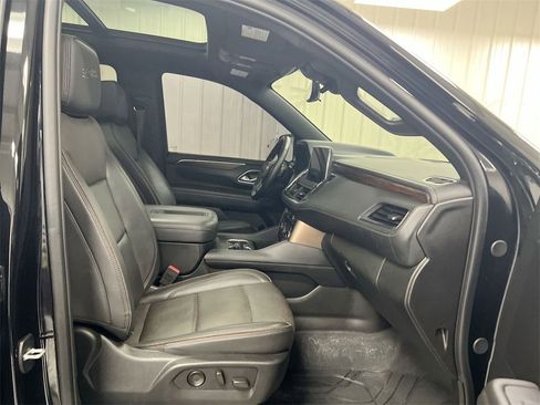 Used 2024 Chevrolet Suburban High Country image 23