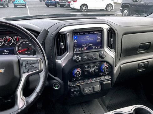 Used 2021 Chevrolet Silverado 1500 LT w/ Z71 Off-Road Package image 6