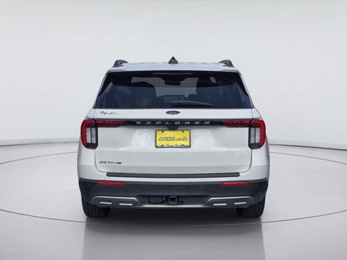 Certified 2025 Ford Explorer Active w/ Active Comfort Package RWD image 7