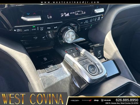 Used 2025 Acura MDX SH-AWD w/ Technology Package image 28
