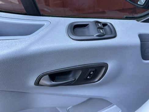 Used 2019 Ford Transit 250 148 Medium Roof RWD image 13
