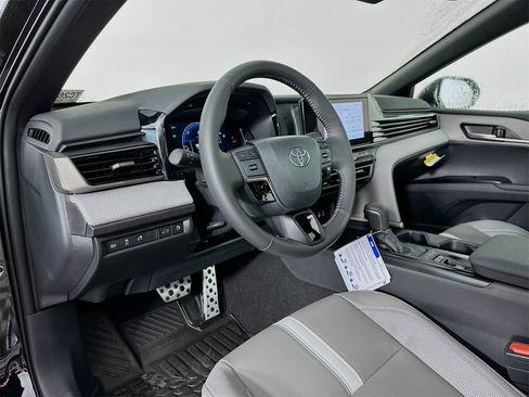 New 2026 Toyota Camry SE image 9