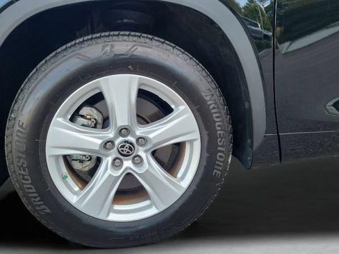 Certified 2023 Toyota Highlander LE FWD image 26