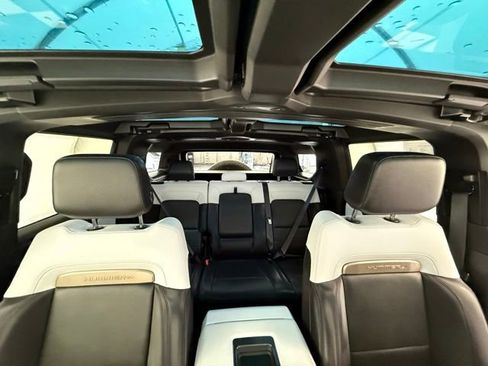 Used 2025 GMC Hummer EV 2X AWD/4WD image 30