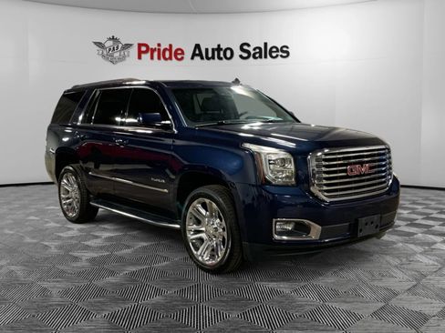 Used 2018 GMC Yukon SLT w/ Premium Edition image 3