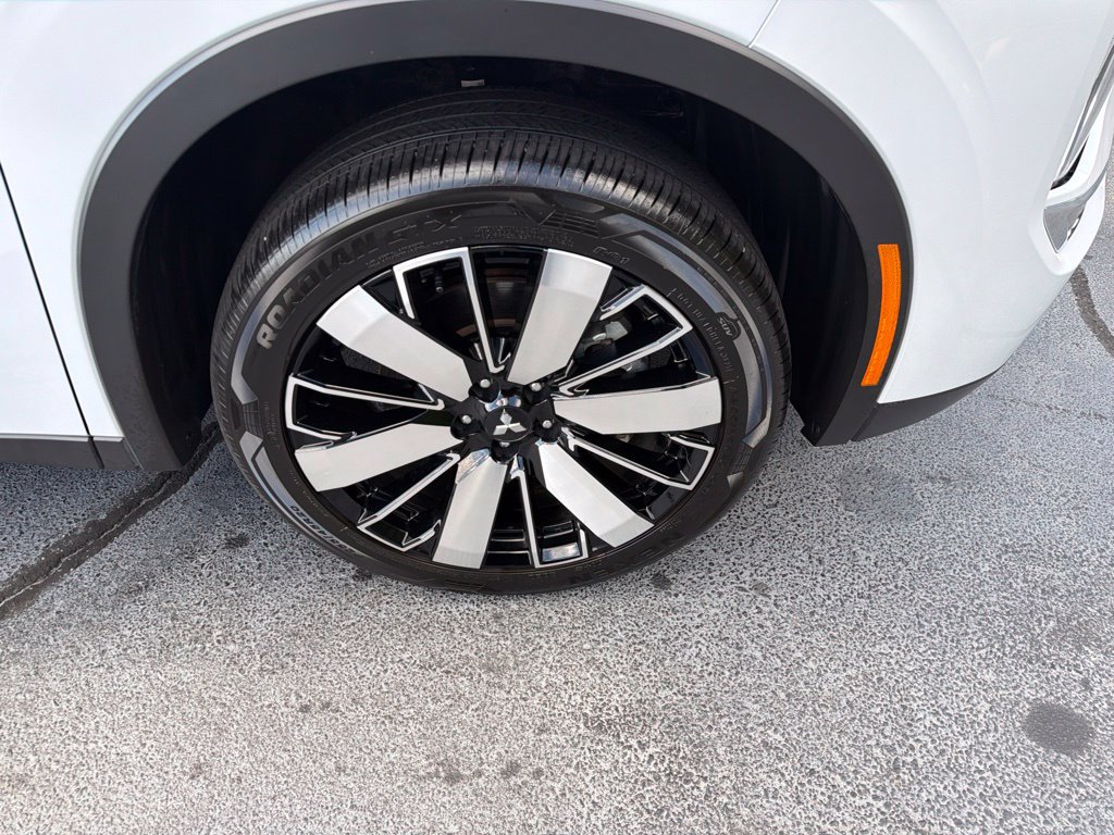 Used 2025 Mitsubishi Outlander SE AWD/4WD image 17
