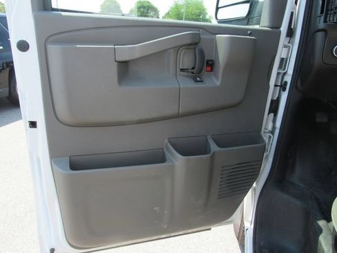 Used 2025 Chevrolet Express 2500 w/ Driver Convenience Package RWD image 8