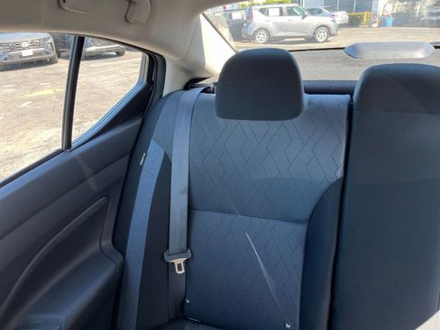 Used 2025 Nissan Versa SV FWD image 39