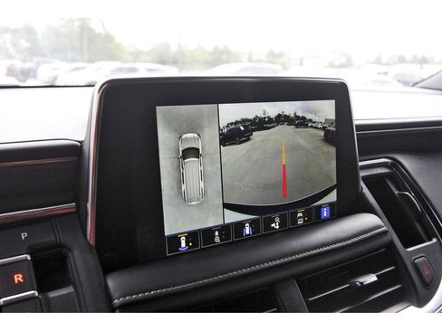 Used 2024 GMC Yukon XL SLT w/ SLT Luxury Package image 24