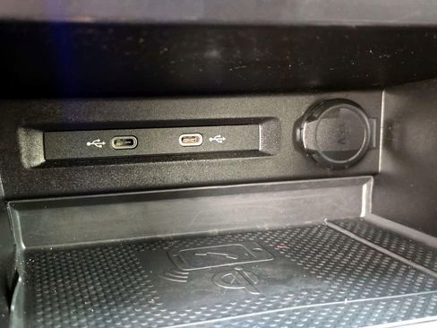 Used 2022 Volkswagen Tiguan SEL R-Line image 23