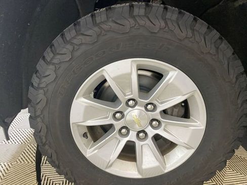 Used 2020 Chevrolet Silverado 1500 LT w/ All-Star Edition image 22