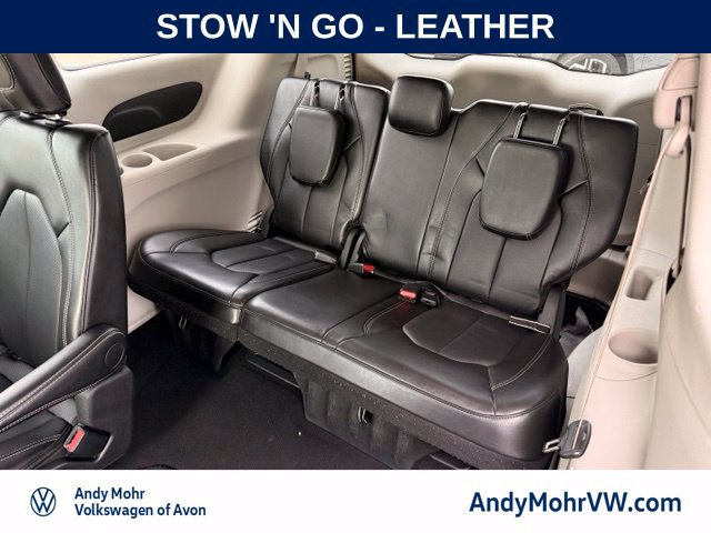 Used 2024 Chrysler Pacifica Touring-L FWD image 17
