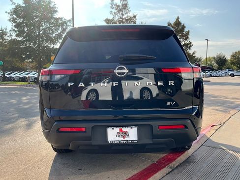 Used 2024 Nissan Pathfinder SV image 7