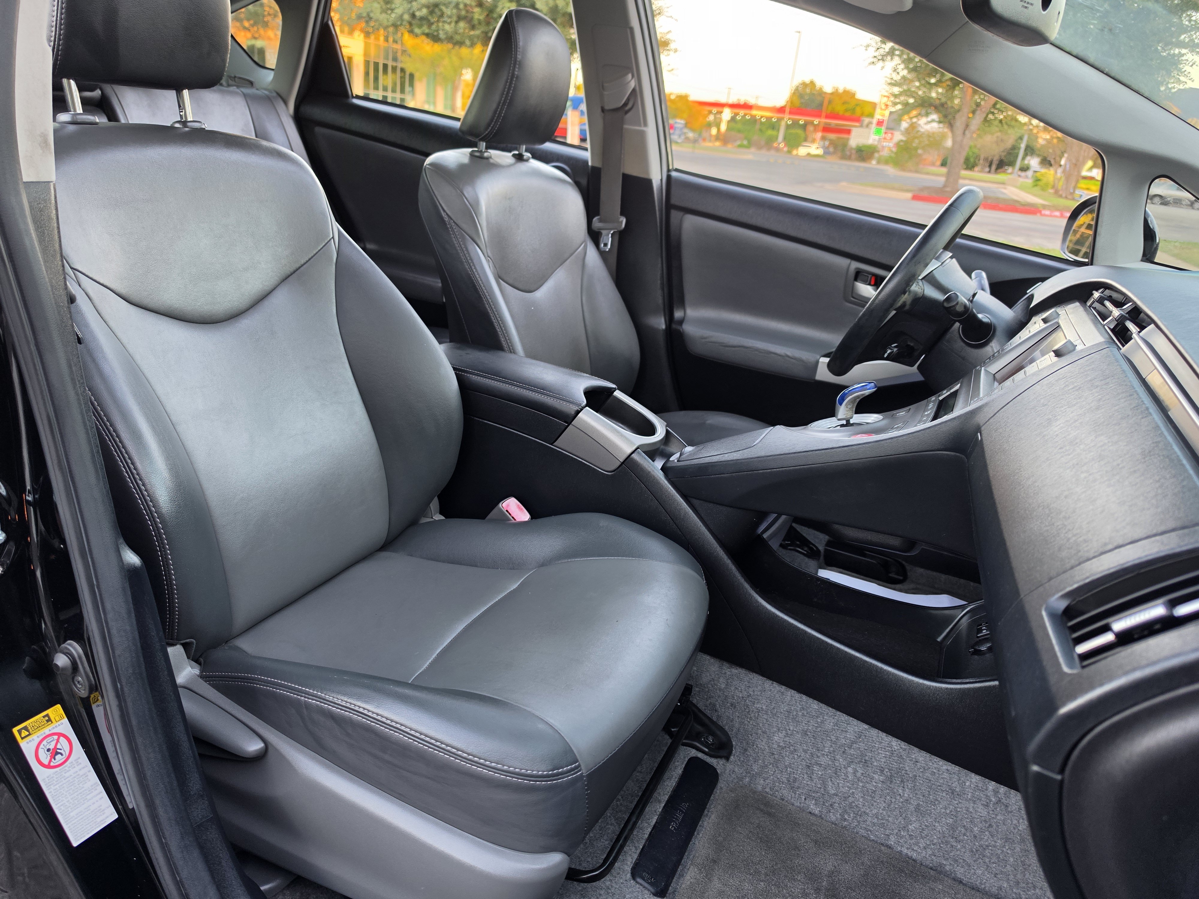 Used 2013 Toyota Prius Four w/ Deluxe Solar Roof Pkg FWD image 16