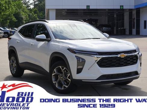 Used 2025 Chevrolet Trax LT w/ LT Convenience Package FWD image 1