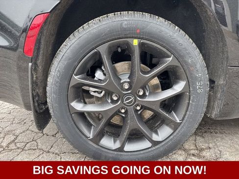 New 2026 Chrysler Pacifica Limited w/ S Appearance Package image 10