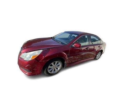 Used 2010 Subaru Legacy 2.5i Premium image 2