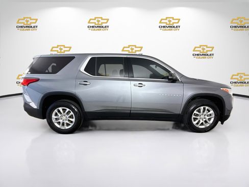 Used 2021 Chevrolet Traverse LS FWD image 9