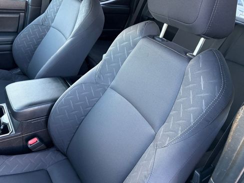 Used 2025 Toyota Tacoma SR5 image 34