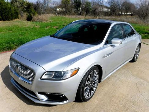 Used 2017 Lincoln Continental Select w/ Climate Package image 8