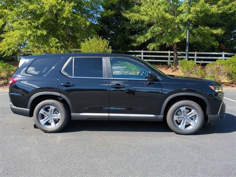 New 2025 Honda Pilot EX-L image 3
