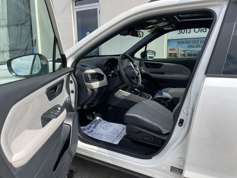 Used 2025 Subaru Forester Premium image 8