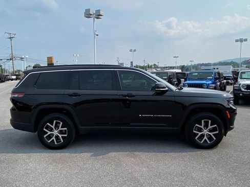 Used 2025 Jeep Grand Cherokee L Limited w/ Trailer Tow Package AWD/4WD image 6