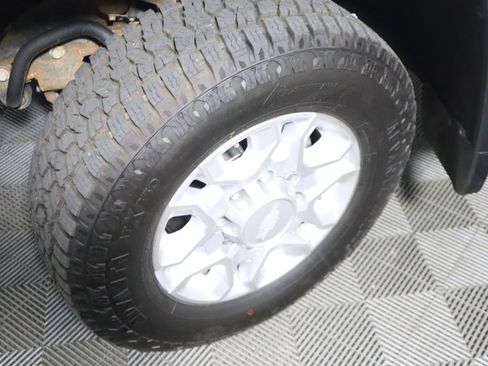 Used 2020 Chevrolet Silverado 2500 LT w/ Z71 Off-Road Package image 17