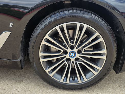 Used 2018 BMW 530e w/ Premium Package 2 image 18