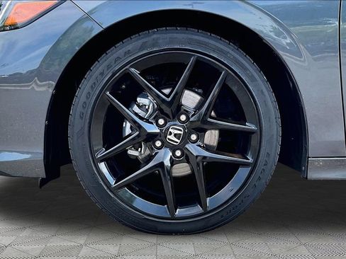 Used 2025 Honda Civic Sport image 23
