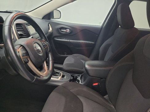 Used 2015 Jeep Cherokee Latitude AWD/4WD image 17